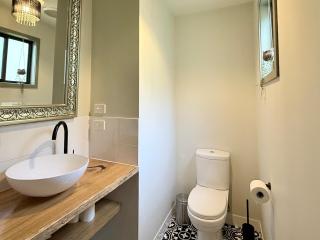 Ferntree Hollow - private, peaceful, walk to town - 2