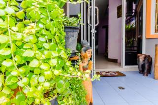 Baan Yuyen Karon Guesthouse - 1