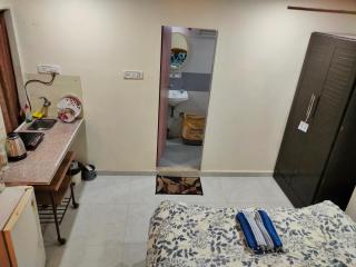 Ebony Room - AC, Kitchenette, Ensuite, Independent Homestay - 5
