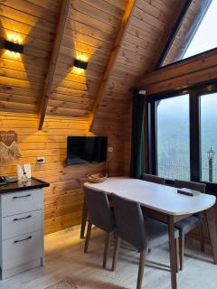 Hidden Garden Bungalow - 9