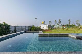 Blue Mirage Villa by StayJadeACPoolLawnJacuzzi - 6