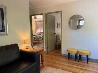 Ferntree Hollow - private, peaceful, walk to town - 7