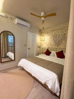 TWIN PALMS 'Beach House' - New surf front location - Thulusdhoo - 9