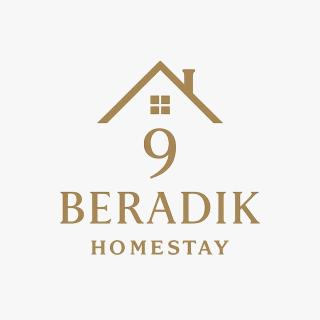 9 Beradik Homestay - 0