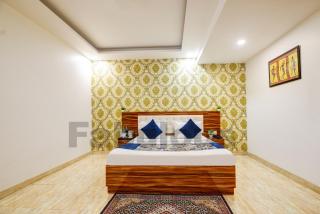 Hotel Fabulous - Delhi International Airport - 4