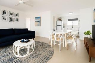 2-Bedroom Charm near Mater Hospital Pimlico Townsville - 0