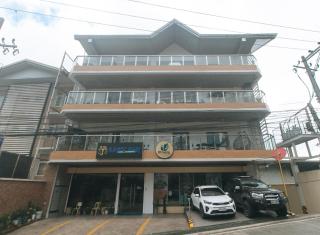 RedDoorz Premium at RNJ Hotel - 7