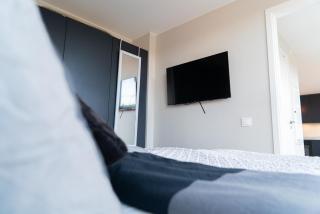 Top Floor with Rooftop, 1BR Apartment in Great Location - 2