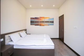 Nice 2 Bedroom apt near Malibu Garden! - 7