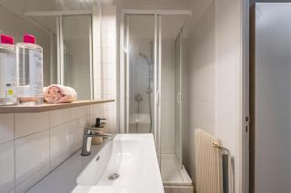 Le Chativesle - Center - Cathedral - 1