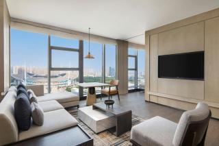 Courtyard by Marriott Luoyang - 1