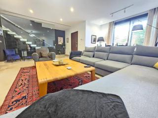 Elegant and modern villa V 04 - 9