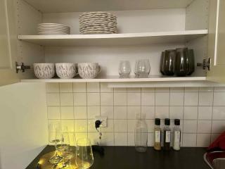 Large apartment in the city center with free parking! - 8