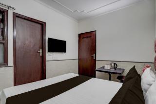 Hotel O by OYO Royal Palace - 2