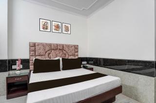 Hotel O by OYO Royal Palace - 1