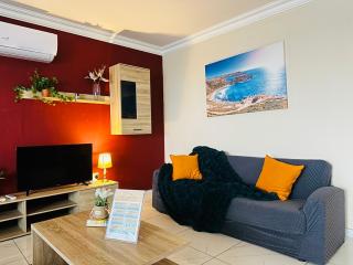 Sunrise Bay Apartments - Frontline Sea Views - 6