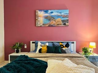 Sunrise Bay Apartments - Frontline Sea Views - 3