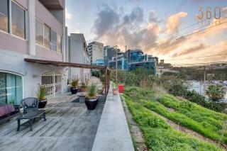 Sea-View Terrace Maisonette, steps from Paceville by 360 Estates - 2