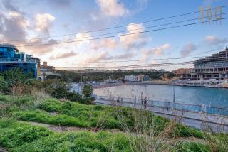 Sea-View Terrace Maisonette, steps from Paceville by 360 Estates - 7