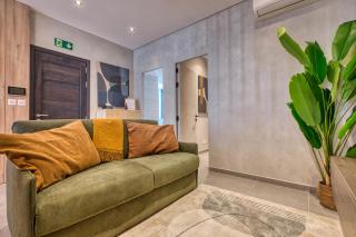 Designer Penthouse Near Promenade Including BBQ Terrace - 1