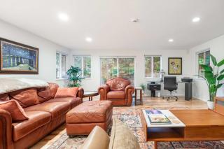 Modern 3BR House with BBQ Yard near Richmond Beach - 3