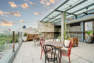 Life Hotel Sidoarjo - 1