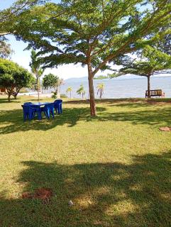 The Lakeside Beach Hotel - 2