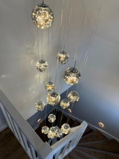 Art and Elegance, Family Friendly 2Bedroom Apartment near Frankfurt Airport, Free Parking - 8