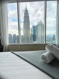 Sky Suites KLCC Apartment by Family Room Stay - 9