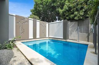 Coastal Chic with Heated Pool Quiet Location - 3