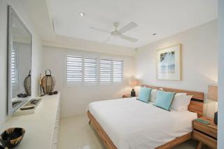 Coastal Chic with Heated Pool Quiet Location - 4