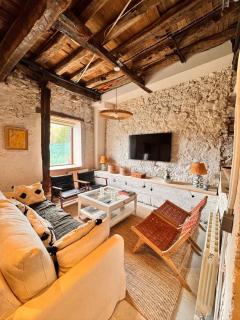 Casa de Piedra y Lombera - 4