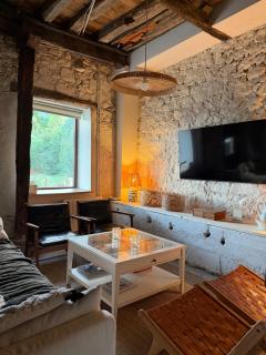 Casa de Piedra y Lombera - 1