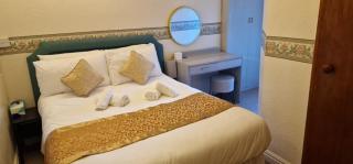 Lily Hotel Blackpool - 9