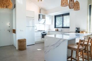 Vacation - Honeymoon House - 9