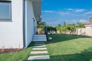 Vacation - Honeymoon House - 1