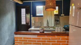 Casa al fondo de dos pisos con 3 habitaciones con entrada independiente - 8