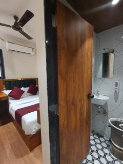 Hotel Sai Palace- Near Tata Memorial Hospital - 8