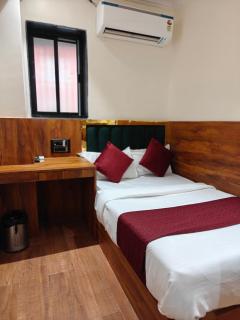 Hotel Sai Palace- Near Tata Memorial Hospital - 3