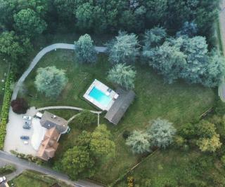 A timeless manor of discreet luxury and absolute privacy - 5