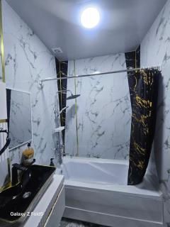 Комфортный апартамент с двумя спальнями со всеми удобствами - 4