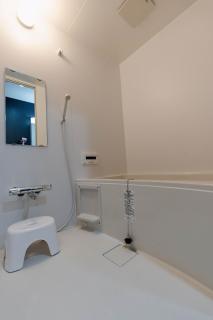 Newly opened Just a 3minute walk to the station, with direct access to Nihonbashi, Shinsaibashi, Umeda, and Namba - 3