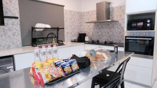 Modern Private Pool Villa in Sukhumvit - 8