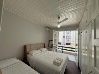 Casa há 40m da praia e no centro de Canasvieiras - 4