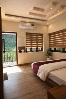 Honeymoon holidays - 1