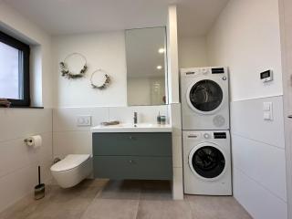 Neue helle 4 Zimmerwohnung mit Tiefgaragenparkplatz - 6