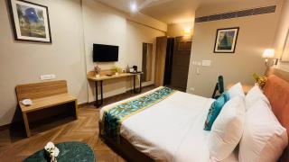 Pandey Hotel & Service Apartment - 1