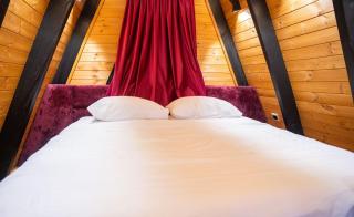 Golden Cabin 3 Gjinar by PikHost - 4