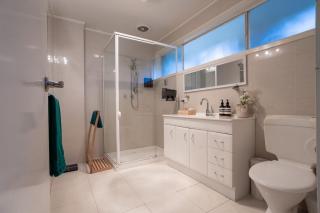 Brighton Blissful - Couples Villa Pool Spa Sauna - 4