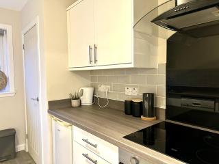 Relaxing Modern Apartment with 6 beds, New Furniture&Repair - 3